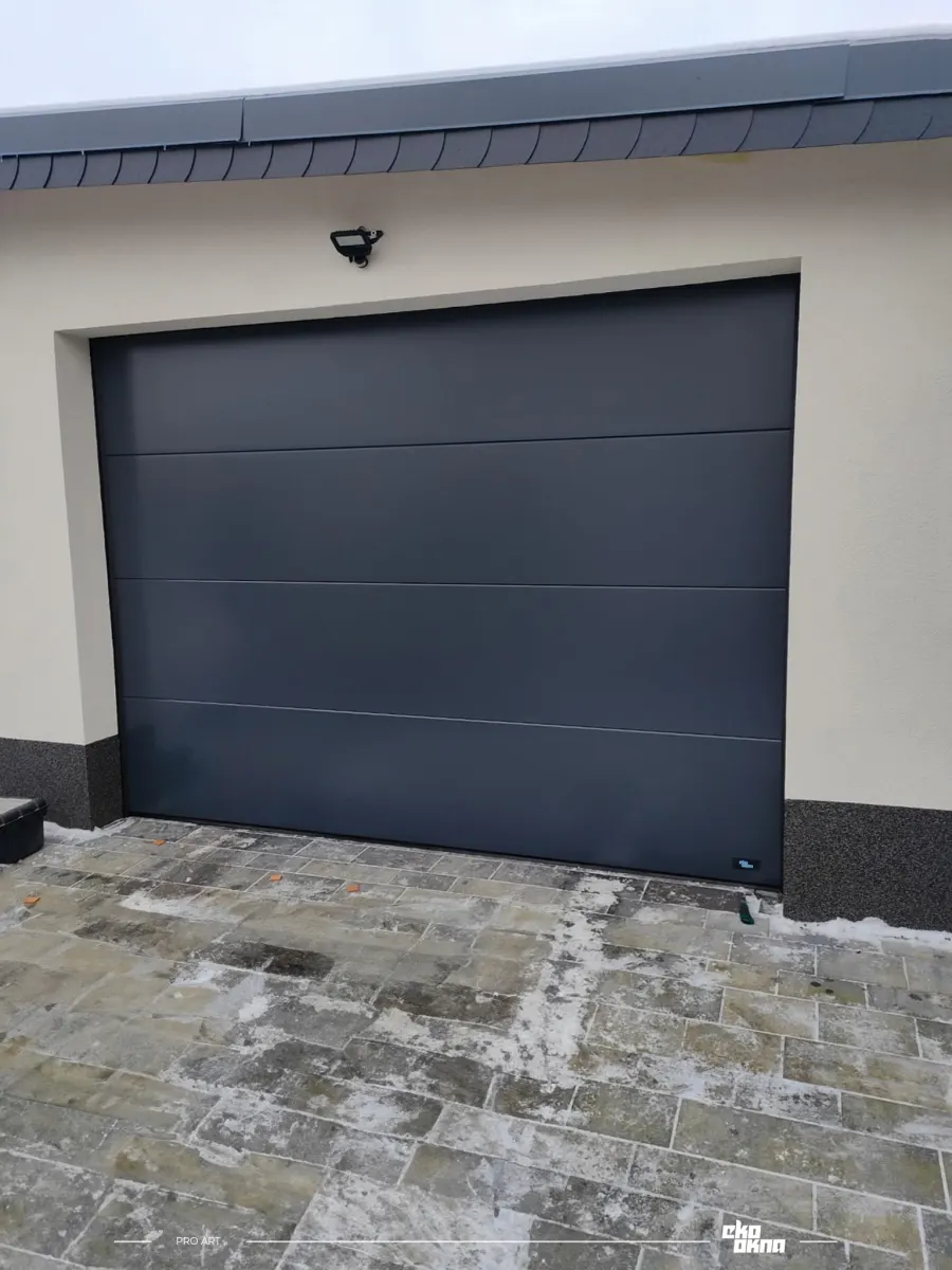 INFINITI F, glattes Panel ohne Prägung, RAL 7016